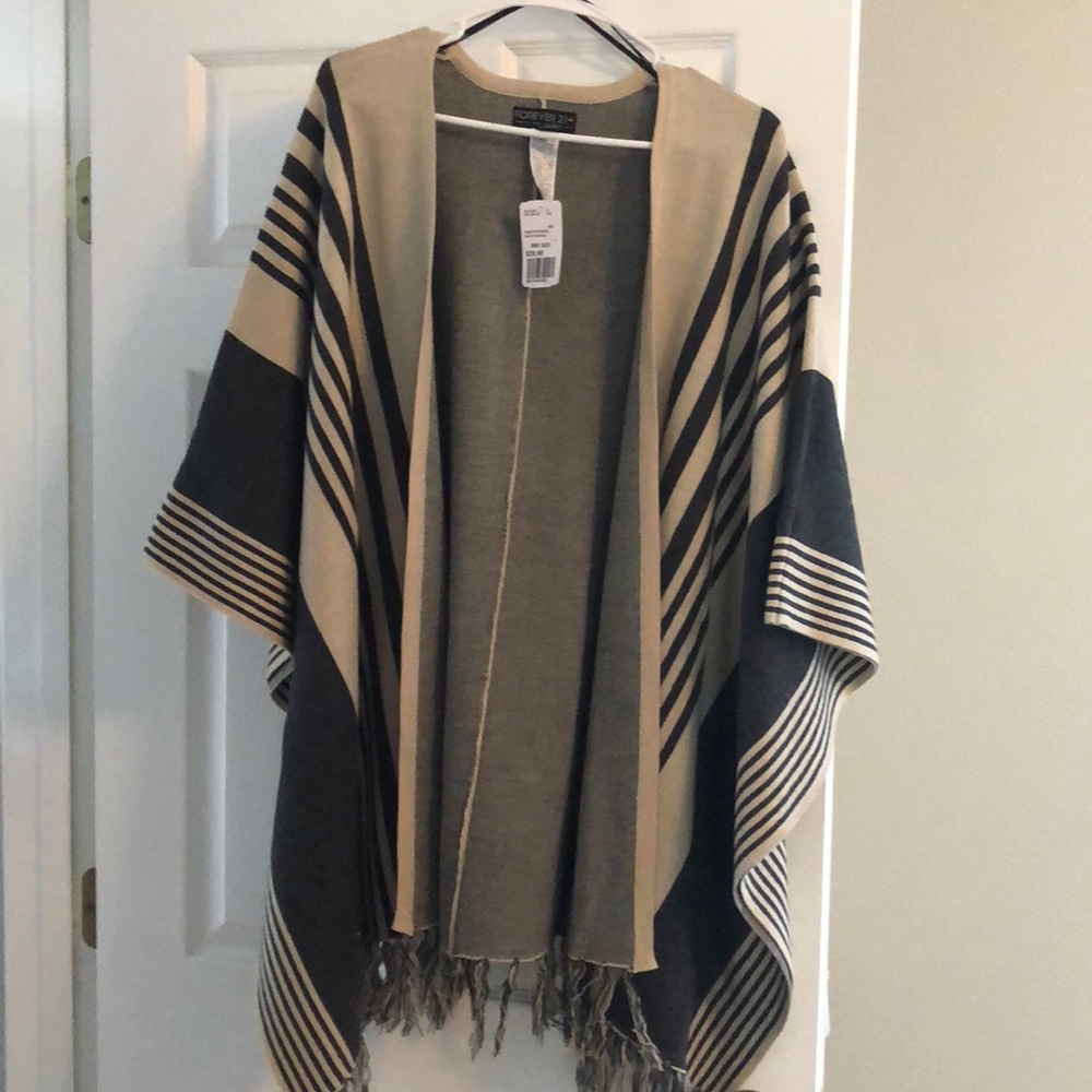 NWT SWEATER PONCHO